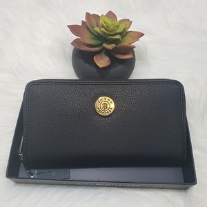 NWT Tommy Hilfiger Black Wallet with Gold Detail